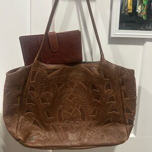 Labrado tote and wallet